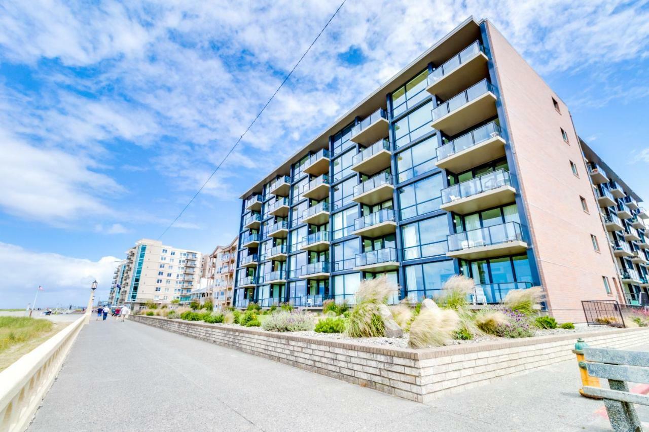 Sand & Sea: The Promenade Apartment Seaside Exterior photo